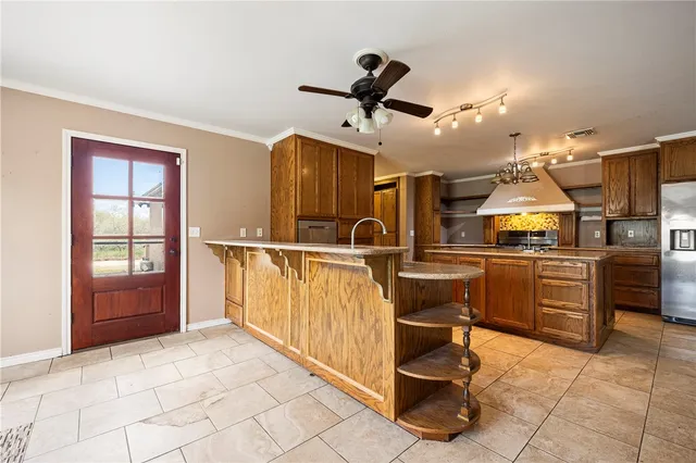 $575,000 | Undisclosed Address, Sinton, TX 78387