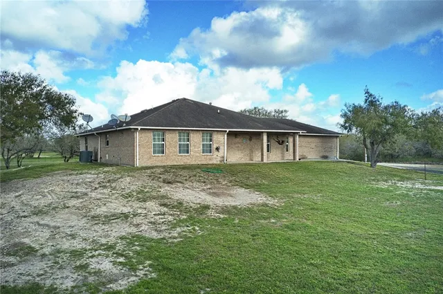 $575,000 | Undisclosed Address, Sinton, TX 78387
