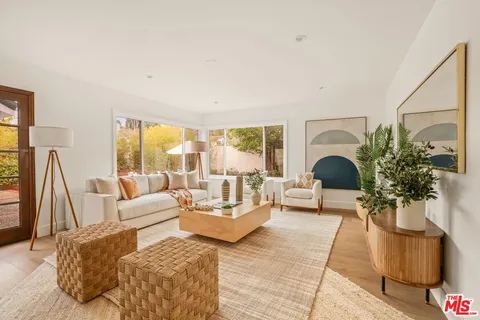 $2,295,000 | 1387 Avenida De Cortez, Pacific Palisades, CA 90272