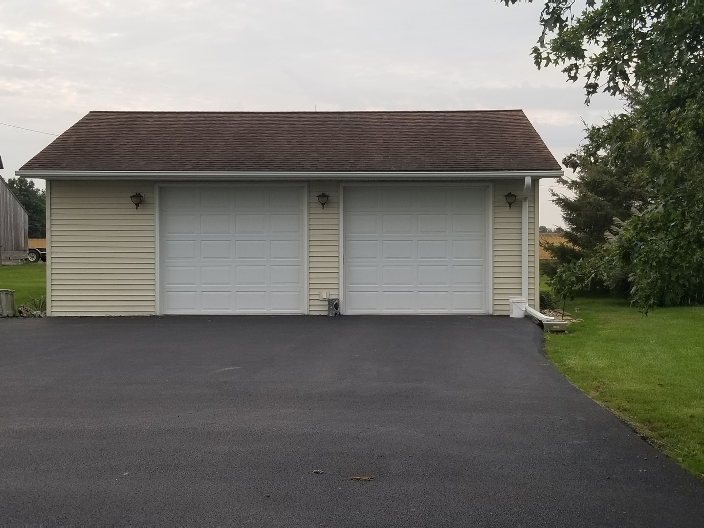18869 Star Road Prophetstown, IL 61277 - Photo 17 of 20 a house that has a lot of windows on it