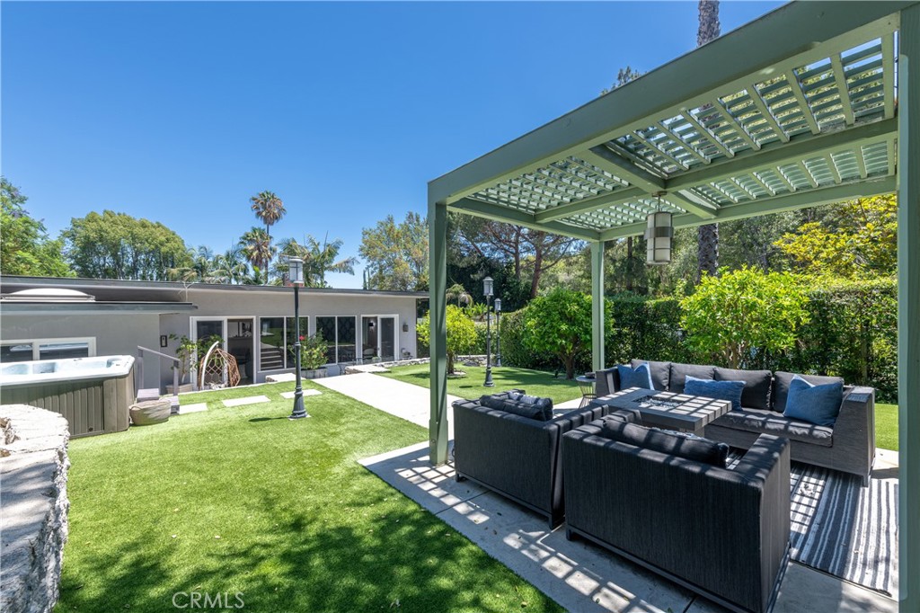15514 High Knoll Road Encino, CA 91436 - Photo 24 of 35