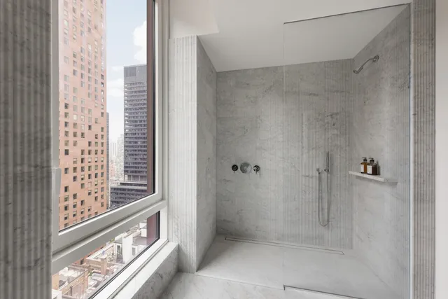 $2,250,000 | 135 East 47th Street, Unit 20B | Midtown East
