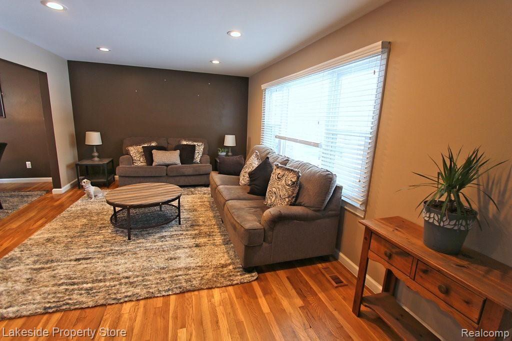 54508 Mound Road Utica, MI 48316 - Photo 9 of 20 9.jpg