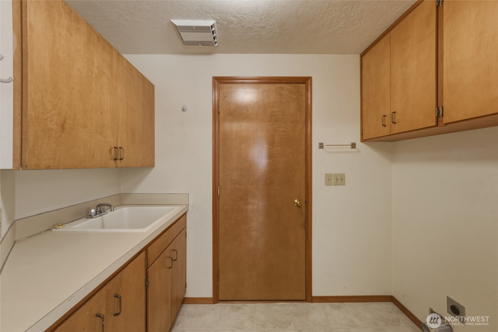 807 Southeast Sentry Drive College Place, WA 99324 - Photo 18 of 21