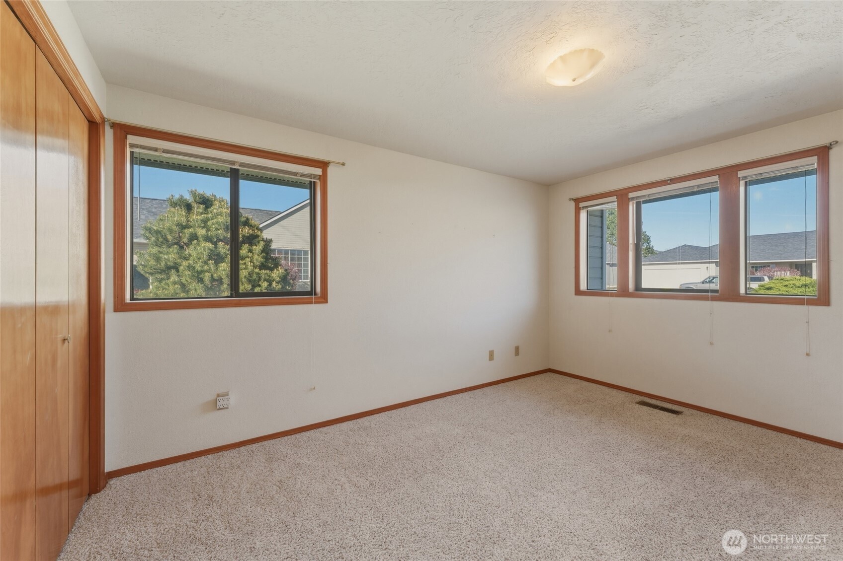 807 Southeast Sentry Drive College Place, WA 99324 - Photo 8 of 21