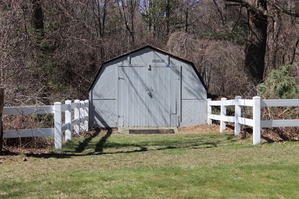 112 Simpson Road Marlborough, MA 01752 - Photo 6 of 30 Gallery Image 6