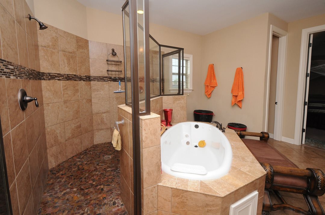 7722 Shadowcrest Road Memphis, TN 38125 - Photo 16 of 25 Gallery Image 16