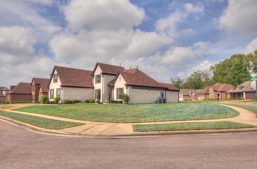 7722 Shadowcrest Road Memphis, TN 38125 - Photo 3 of 25 Gallery Image 3