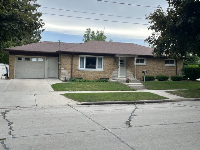2504 South 8th Street Manitowoc, WI 54220 - Photo 1 of 24 Front S 8