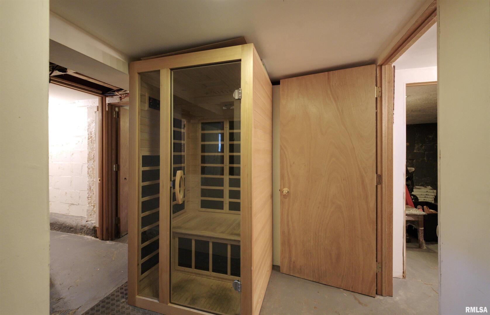 607 2nd Street Camanche, IA 52730 - Photo 20 of 25