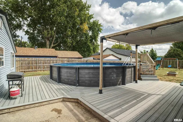 $135,000 | 607 2nd Street, Camanche, IA 52730