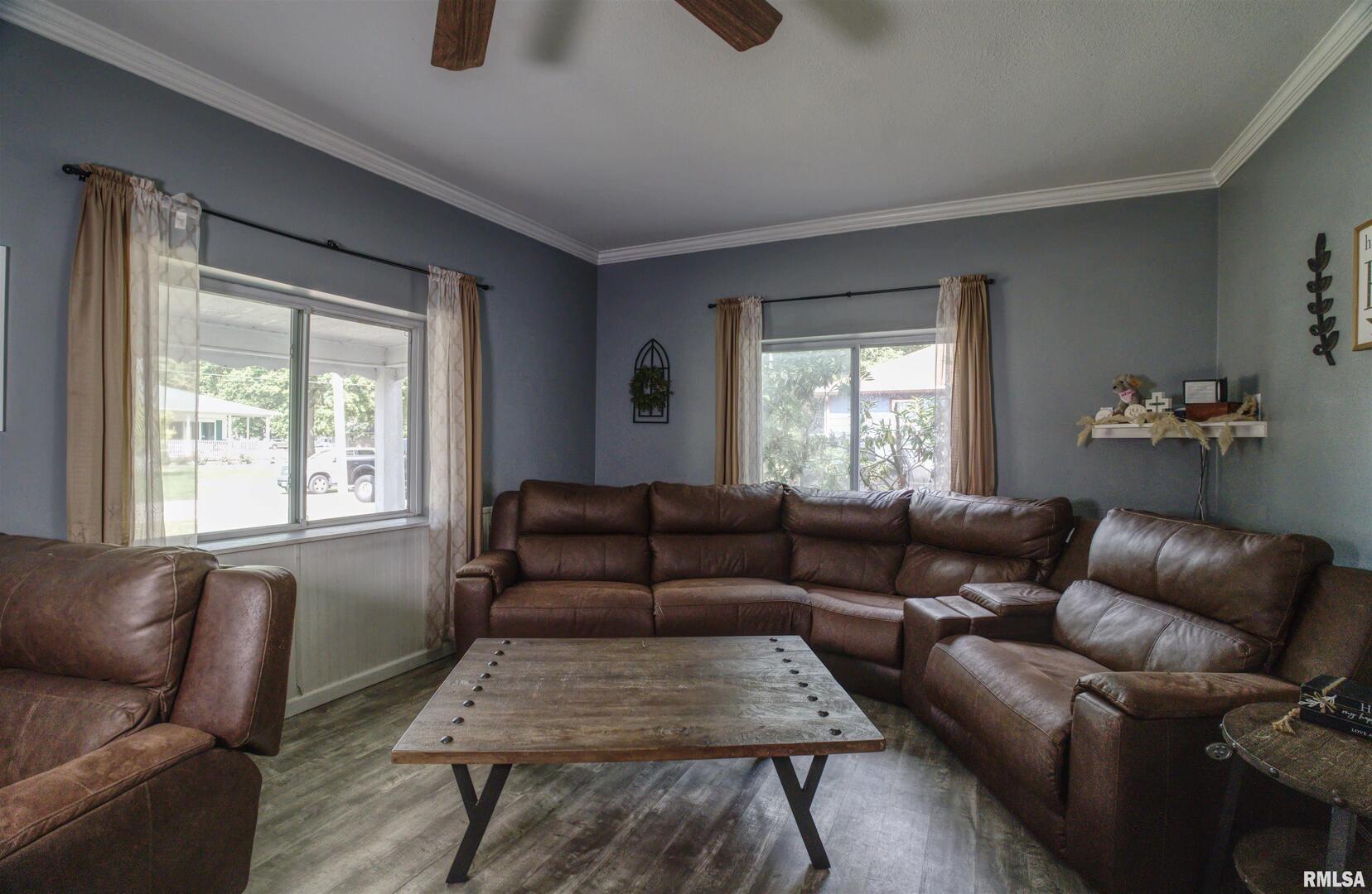 607 2nd Street Camanche, IA 52730 - Photo 7 of 25