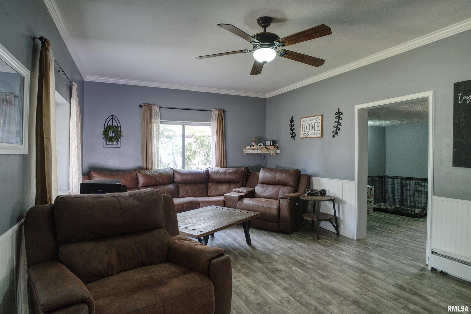 607 2nd Street Camanche, IA 52730 - Photo 8 of 25