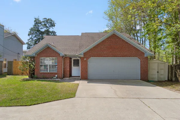 $2,175 | 504 Easy Street, Fort Walton Beach, FL 32547