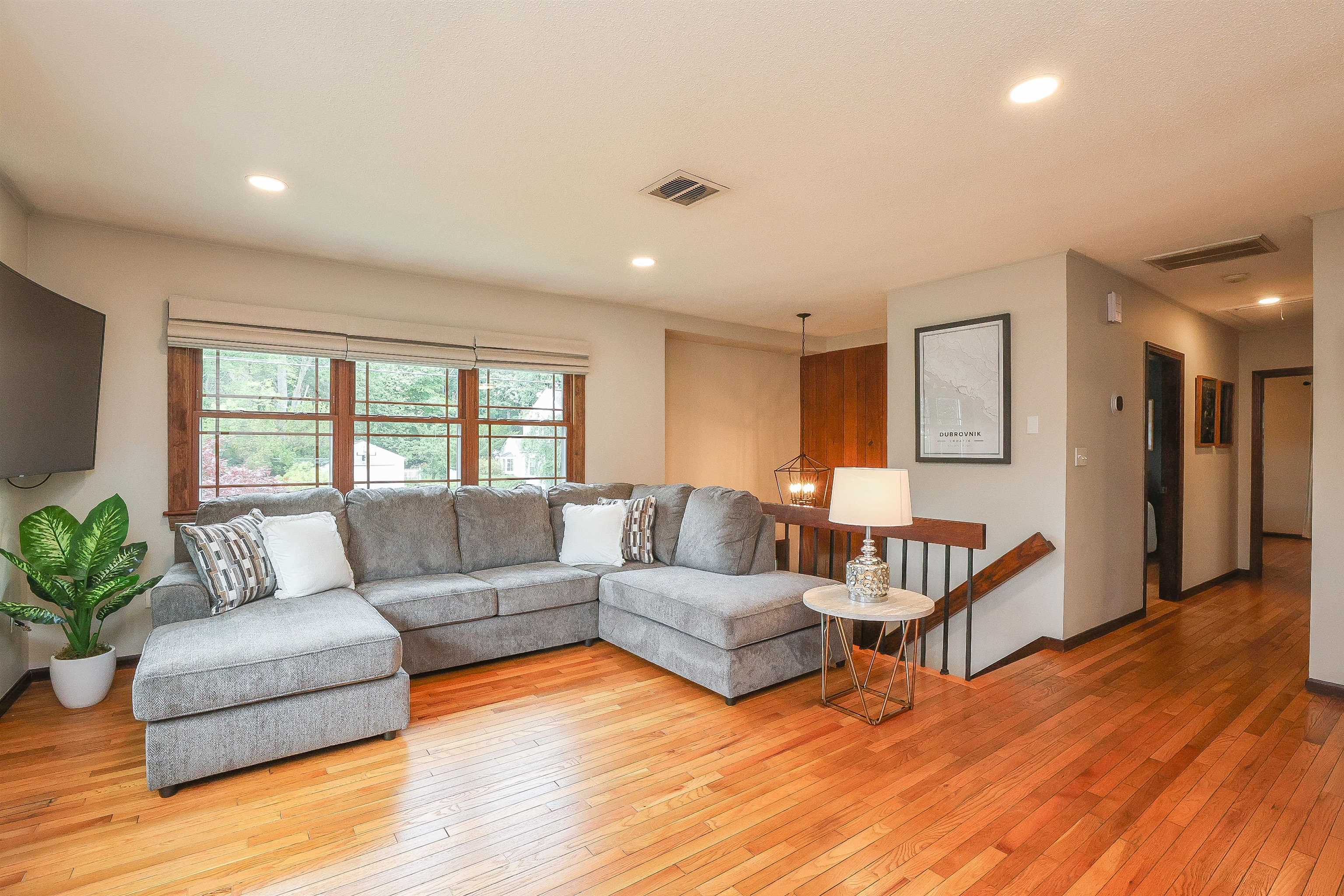 1327 Beech Street Manchester, NH 03104 - Photo 5 of 58
