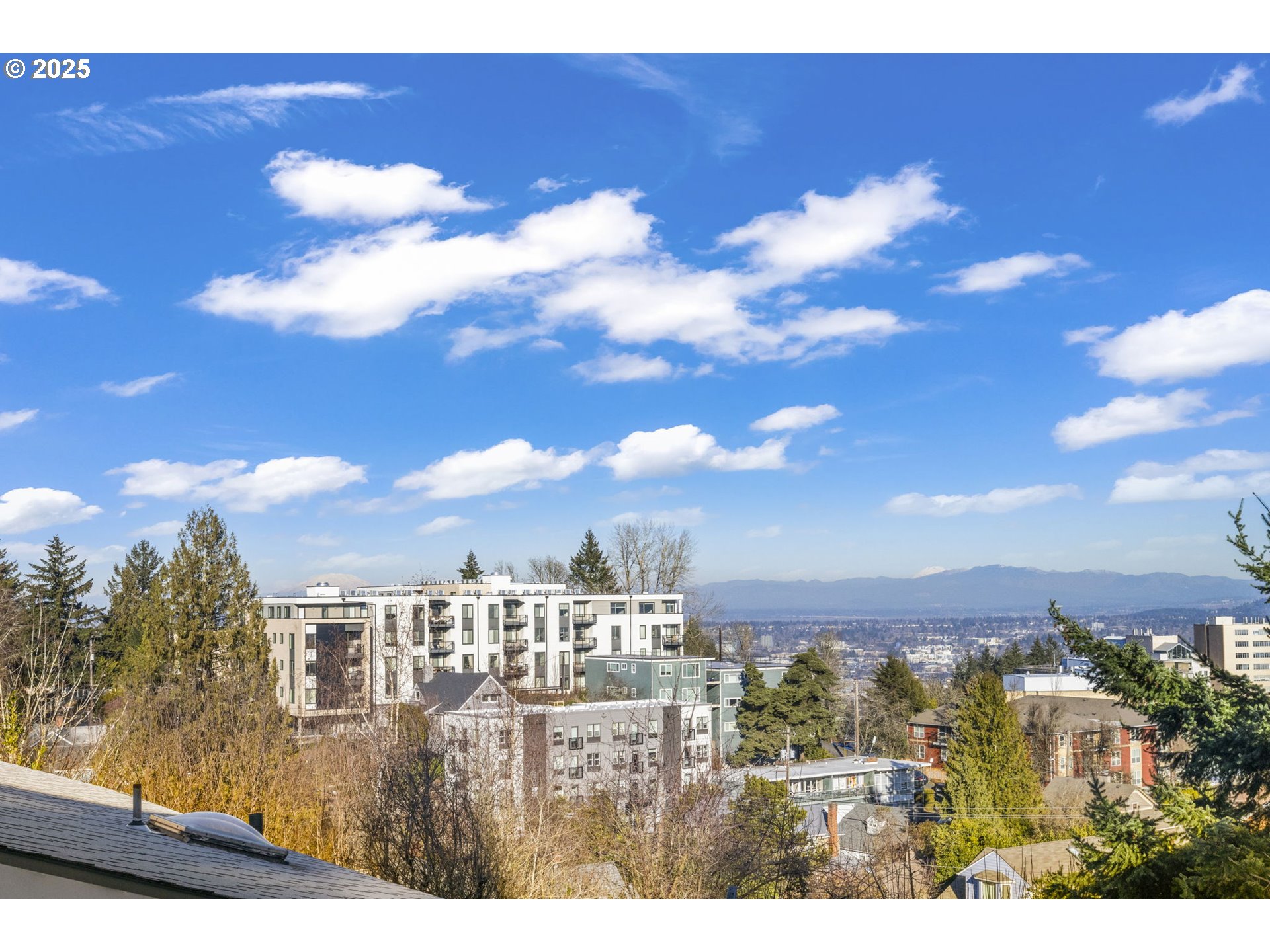 3412 Southwest 13th Avenue Portland, OR 97239 - Photo 24 of 47