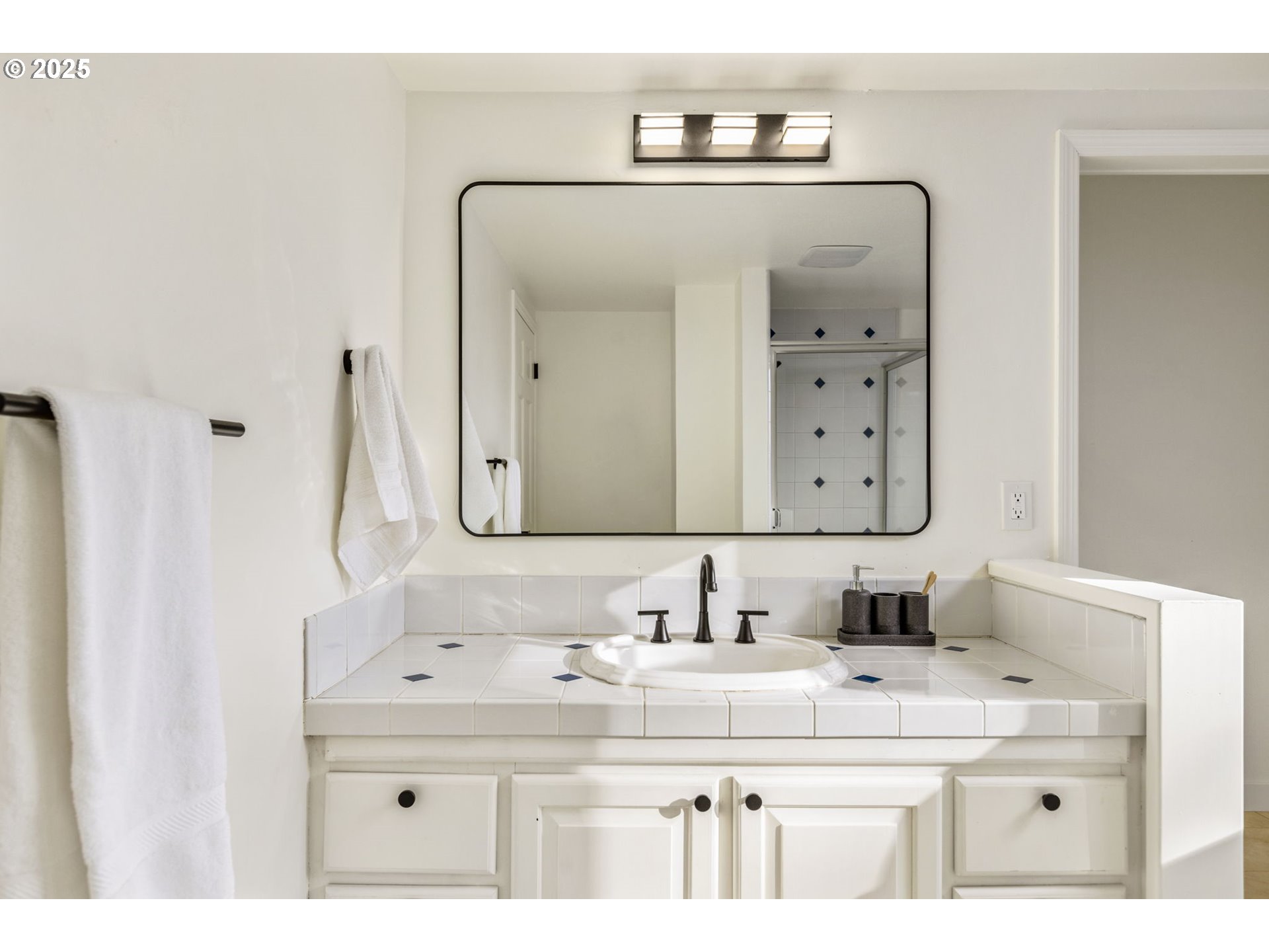 3412 Southwest 13th Avenue Portland, OR 97239 - Photo 29 of 47