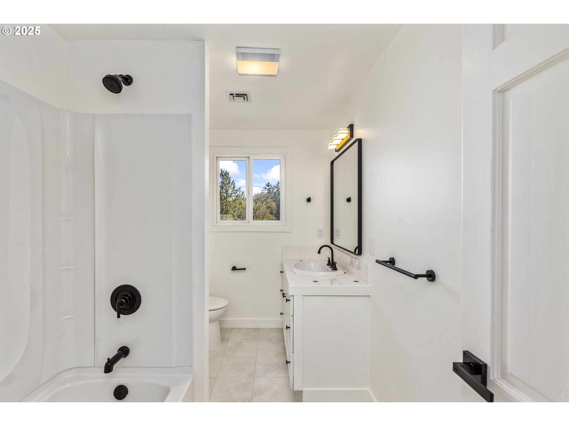 3412 Southwest 13th Avenue Portland, OR 97239 - Photo 31 of 47