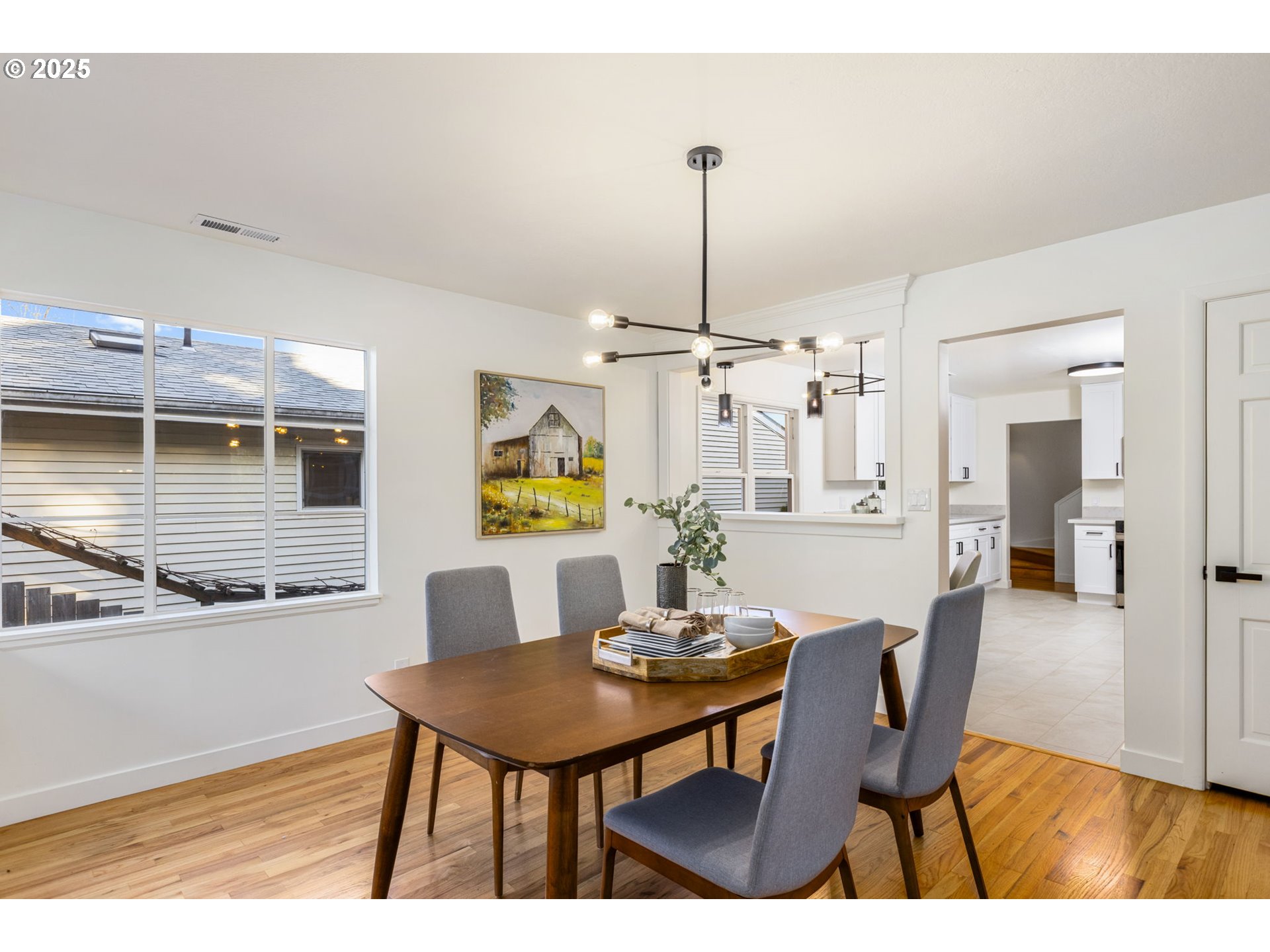 3412 Southwest 13th Avenue Portland, OR 97239 - Photo 7 of 47