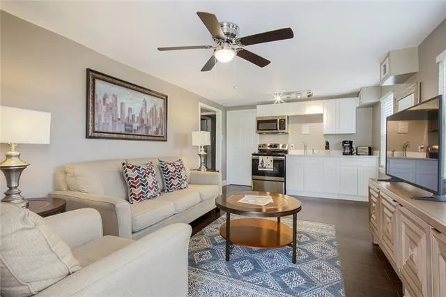 $399,000 | 2815-17 Mistletoe Street, New Orleans, LA 70118