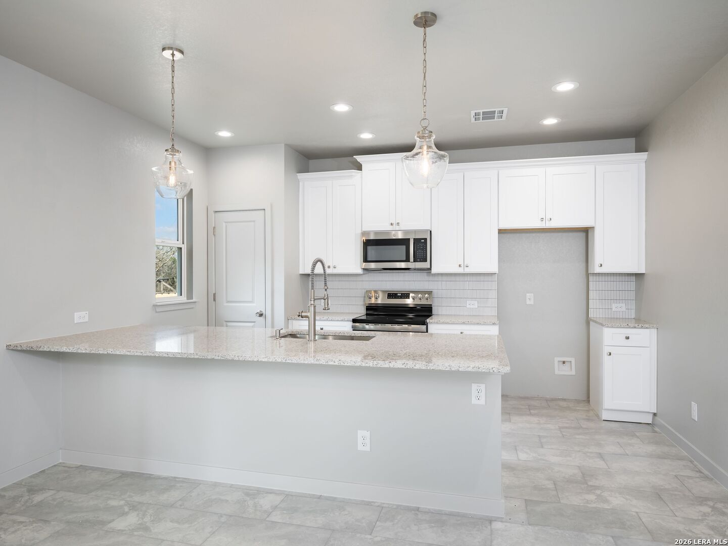 14657 Main Street Lytle, TX 78052 - Photo 10 of 31