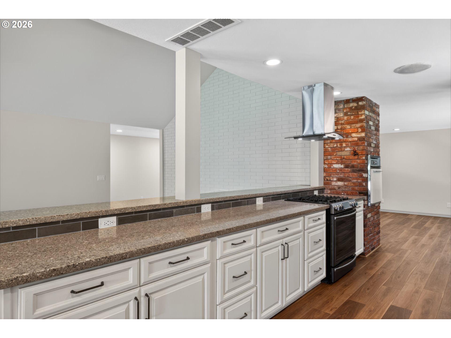 13795 Southwest Hargis Road Beaverton, OR 97008 - Photo 10 of 40