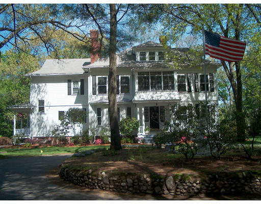 6 Pinehurst Road Holyoke, MA 01040 - Photo 3 of 27 Gallery Image 3