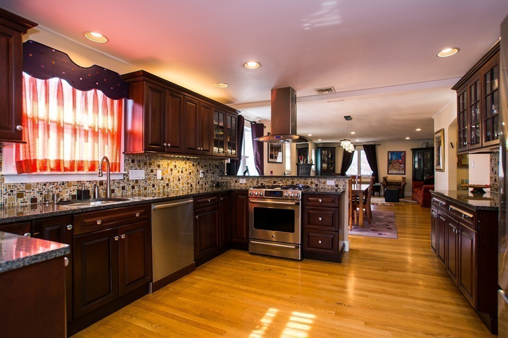 60 Gardner Road, Unit 2 Brookline, MA 02445 - Photo 1 of 26