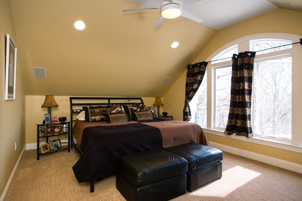 60 Gardner Road, Unit 2 Brookline, MA 02445 - Photo 11 of 26