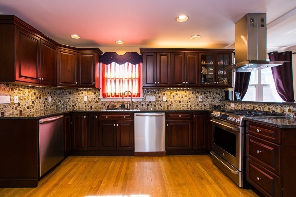 60 Gardner Road, Unit 2 Brookline, MA 02445 - Photo 2 of 26
