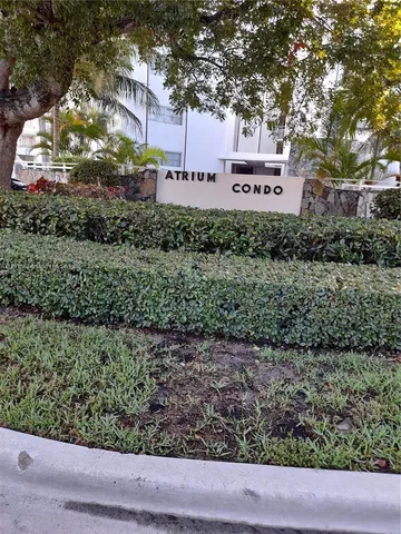 $300,000 | 1075 93rd Street, Unit 404, Bay Harbor Islands, FL 33154