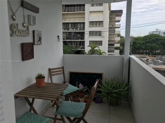 $300,000 | 1075 93rd Street, Unit 404, Bay Harbor Islands, FL 33154