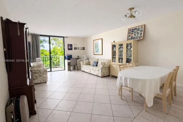 $178,000 | 920 Northeast 169th Street, Unit 405, North Miami Beach, FL 33162