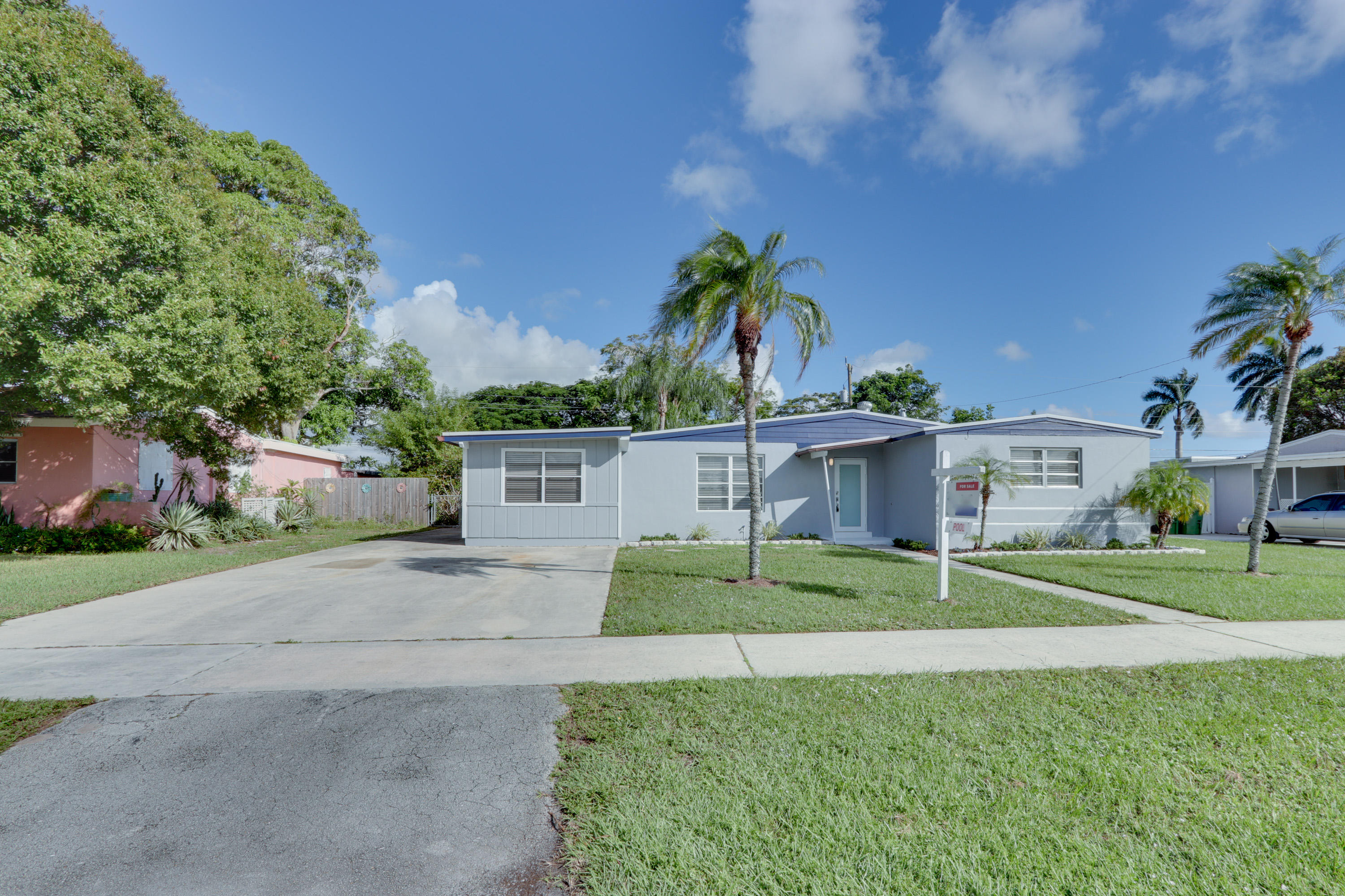 336 Mid Pines Road Palm Springs, FL 33461 - Photo 3 of 40 Front