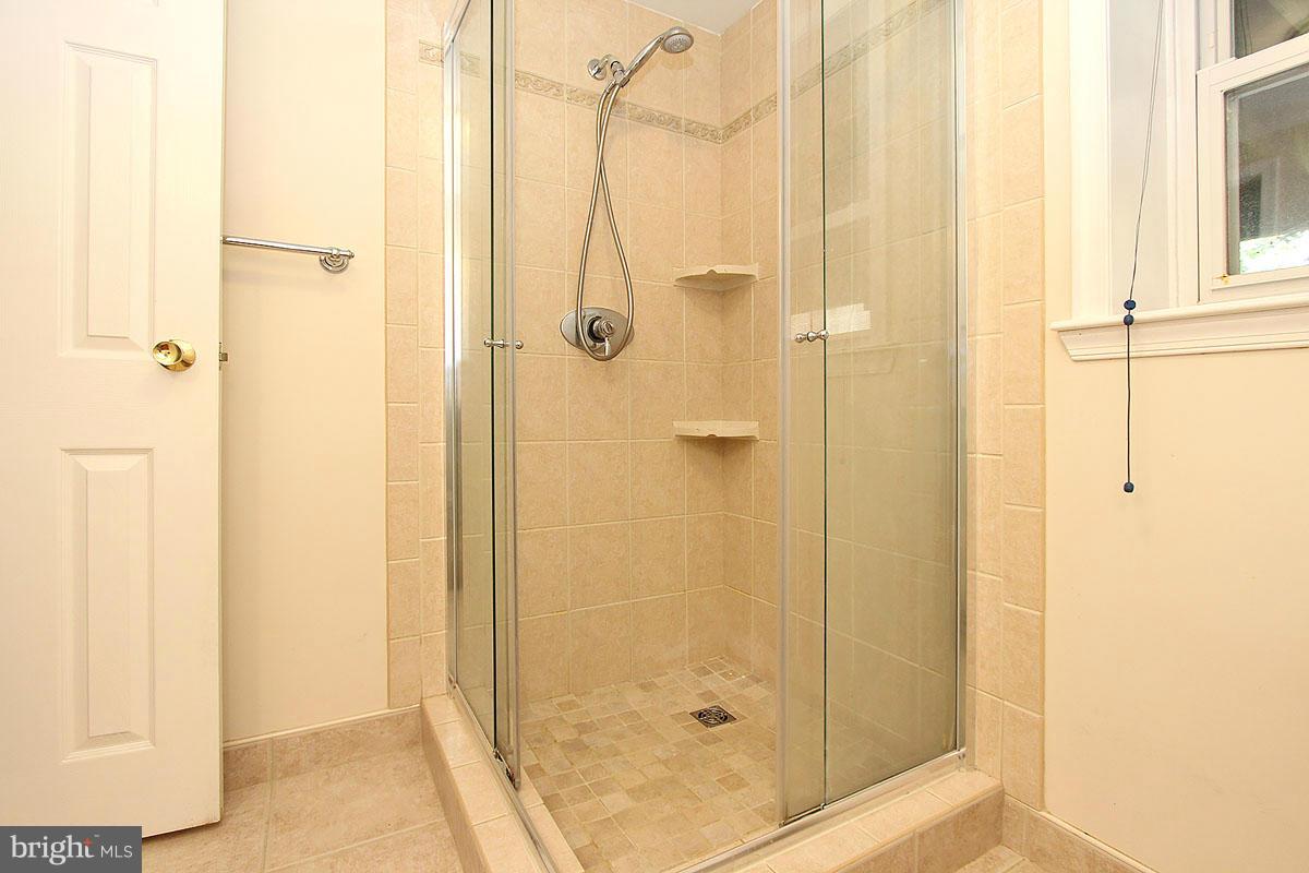 19225 Staleybridge Road Germantown, MD 20876 - Photo 23 of 27 Lower Level Full Bathroom
