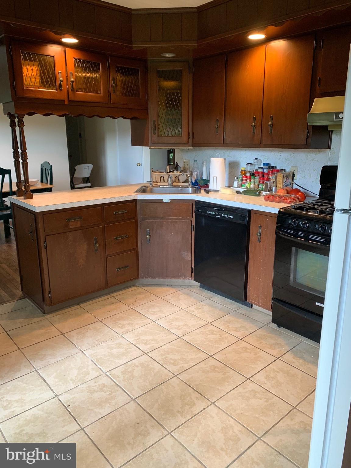 10 Mayfair Road Reading, PA 19610 - Photo 6 of 11 Gallery Image 6