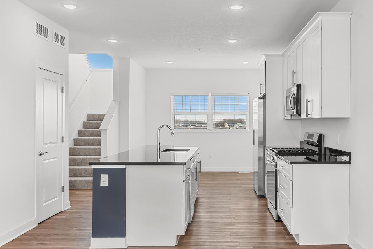 3163 Clover Ridge Drive Chaska, MN 55318 - Photo 2 of 31