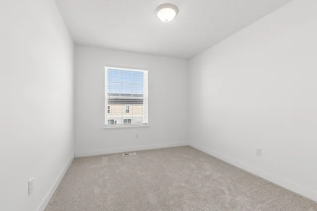 $389,900 | 3163 Clover Ridge Drive, Chaska, MN 55318