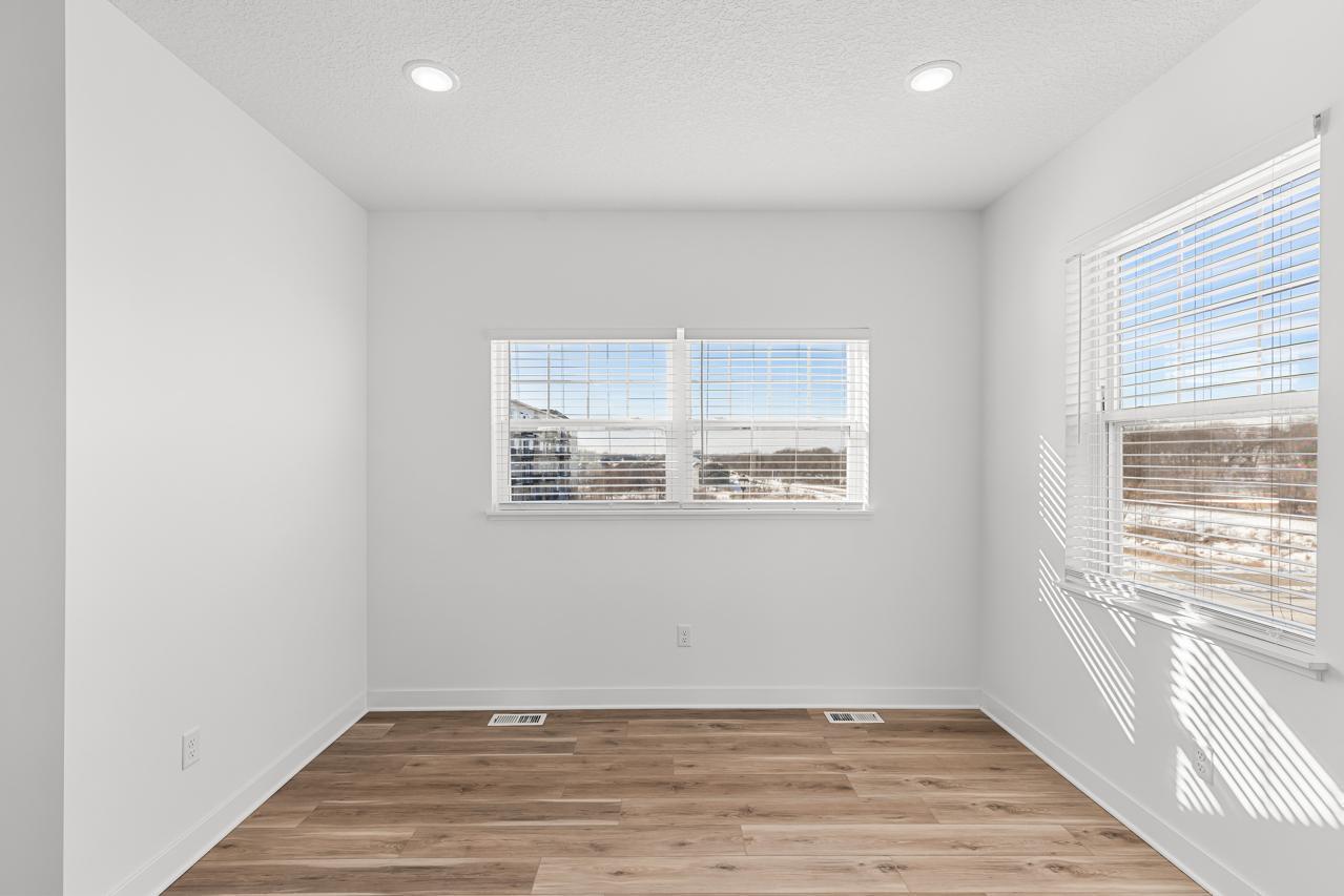 3163 Clover Ridge Drive Chaska, MN 55318 - Photo 6 of 31