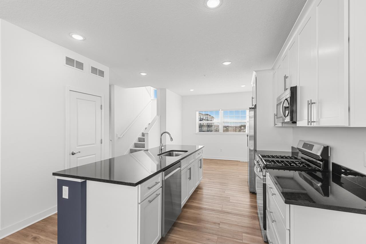 3163 Clover Ridge Drive Chaska, MN 55318 - Photo 8 of 31