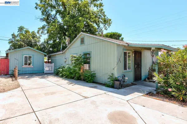 $350,000 | 322 Poplar Avenue, Manteca, CA 95336
