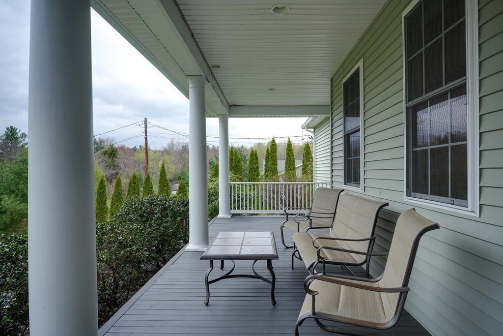 172 New Boston Road Sturbridge, MA 01566 - Photo 4 of 41 Gallery Image 4