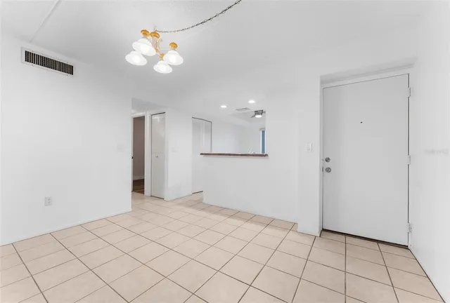 $1,725 | 219 Cypress Court, Unit 219, Oldsmar, FL 34677