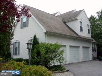 9 Greenbriar Road Mullica Hill, NJ 08062 - Photo 2 of 12 Garage