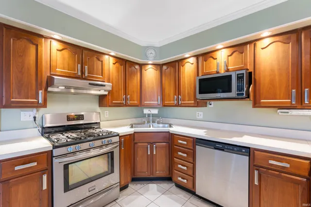 $249,900 | 3001 East Oaklawn Drive, Muncie, IN 47303