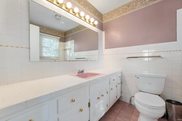 $249,900 | 3001 East Oaklawn Drive, Muncie, IN 47303