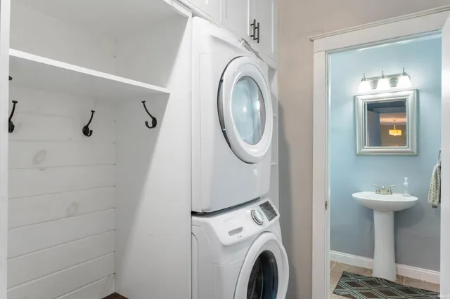 $249,900 | 3001 East Oaklawn Drive, Muncie, IN 47303