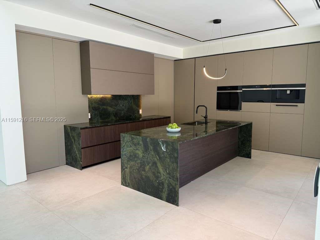 135 Southwest 29th Road Miami, FL 33129 - Photo 14 of 69