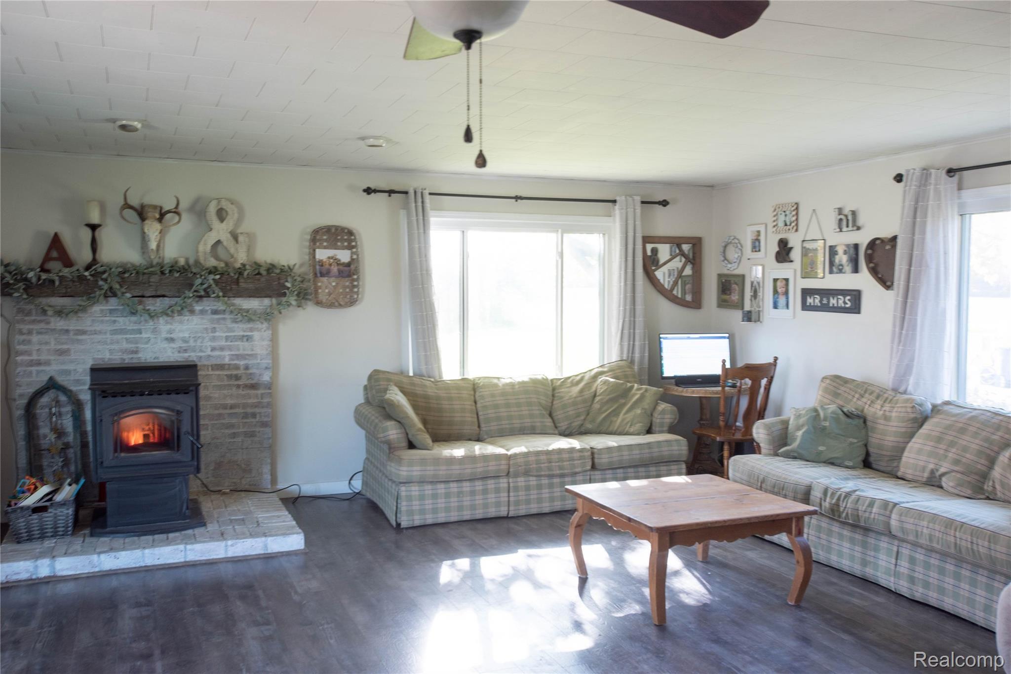 7806 Rynn Road Avoca, MI 48006 - Photo 2 of 39 DSC_4512.jpg