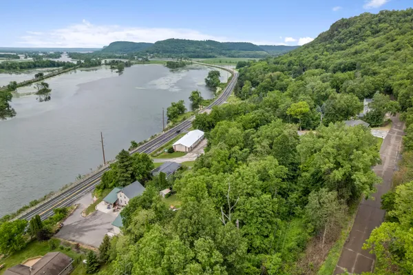 $449,000 | 160 Highway 35, Alma, WI 54610